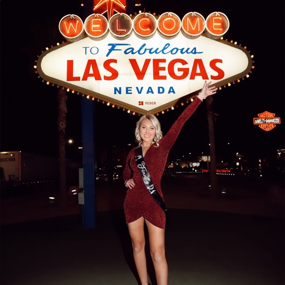 Meet Your Posher - Picture 4 of 5